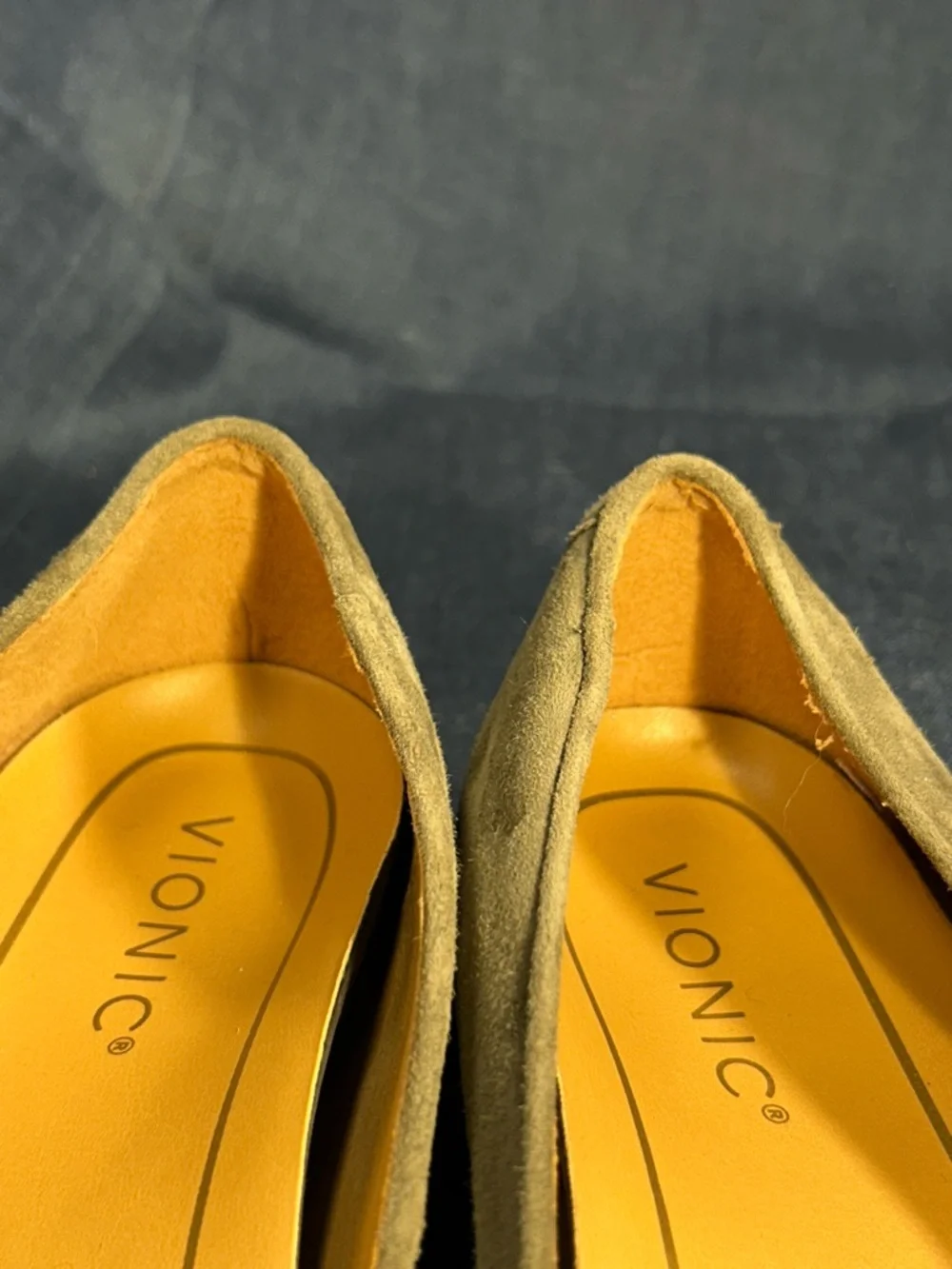 Vionic leather loafers almost NEW